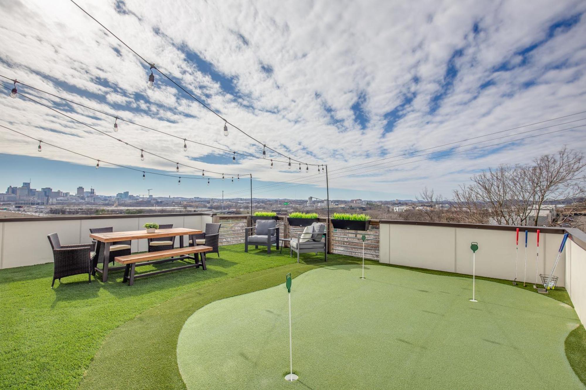 Whiskey House With Rooftop Golf, City Views! 8Min To Downtown! Sleeps 9! Нэшвилл Экстерьер фото